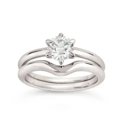 Dinny Hall 18K Gold Lily Solitaire Curve Wedding Band