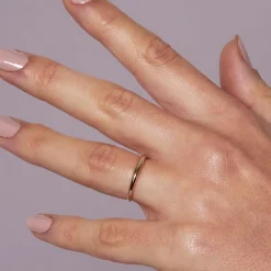 Dinny Hall 18K Gold Round Tapering Wedding Band
