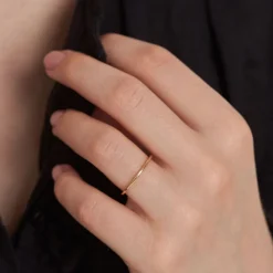 Dinny Hall 18K Gold Skinny Court Wedding Band