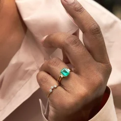 Dinny Hall Mini Mae West 18K Fine Emerald & Diamond Ring